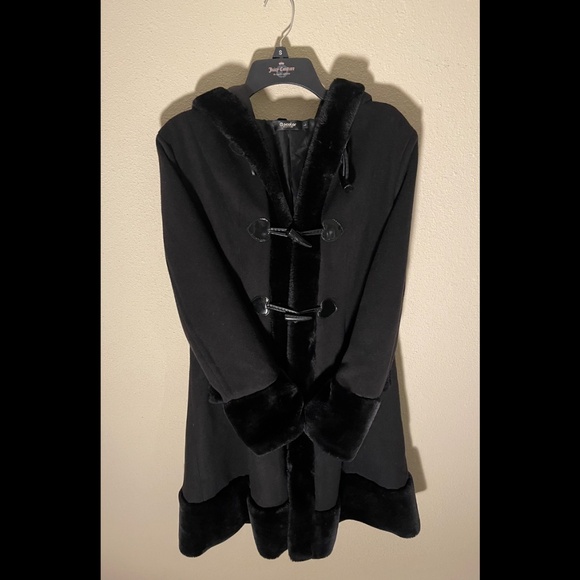 Oversized Hooded, Fur Trimmed, ¾ length Gothic Lolita Corset Coat - Picture 3 of 7